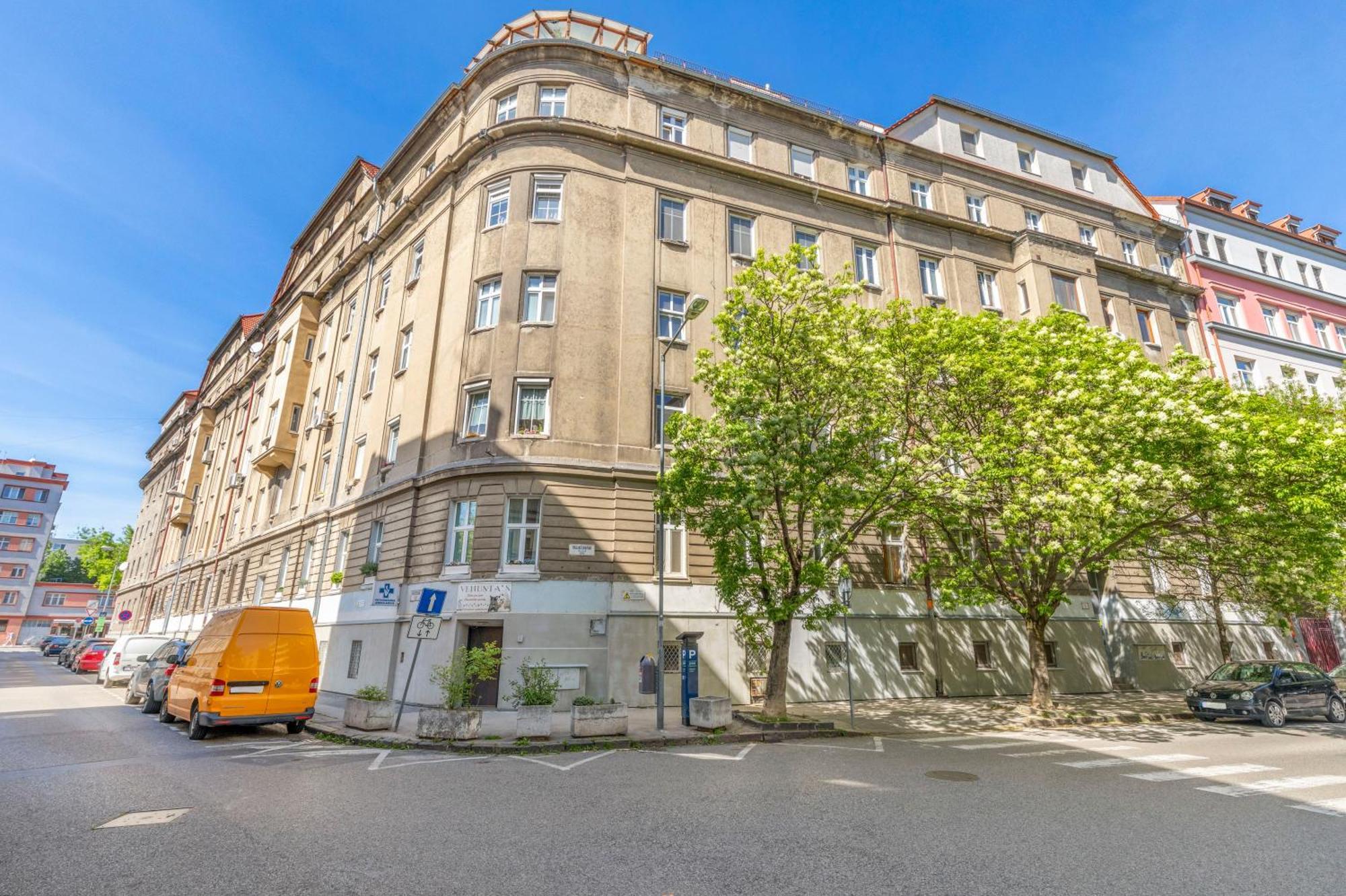 Lam Mockingbird - Terrace - Ac Leilighet Bratislava Eksteriør bilde